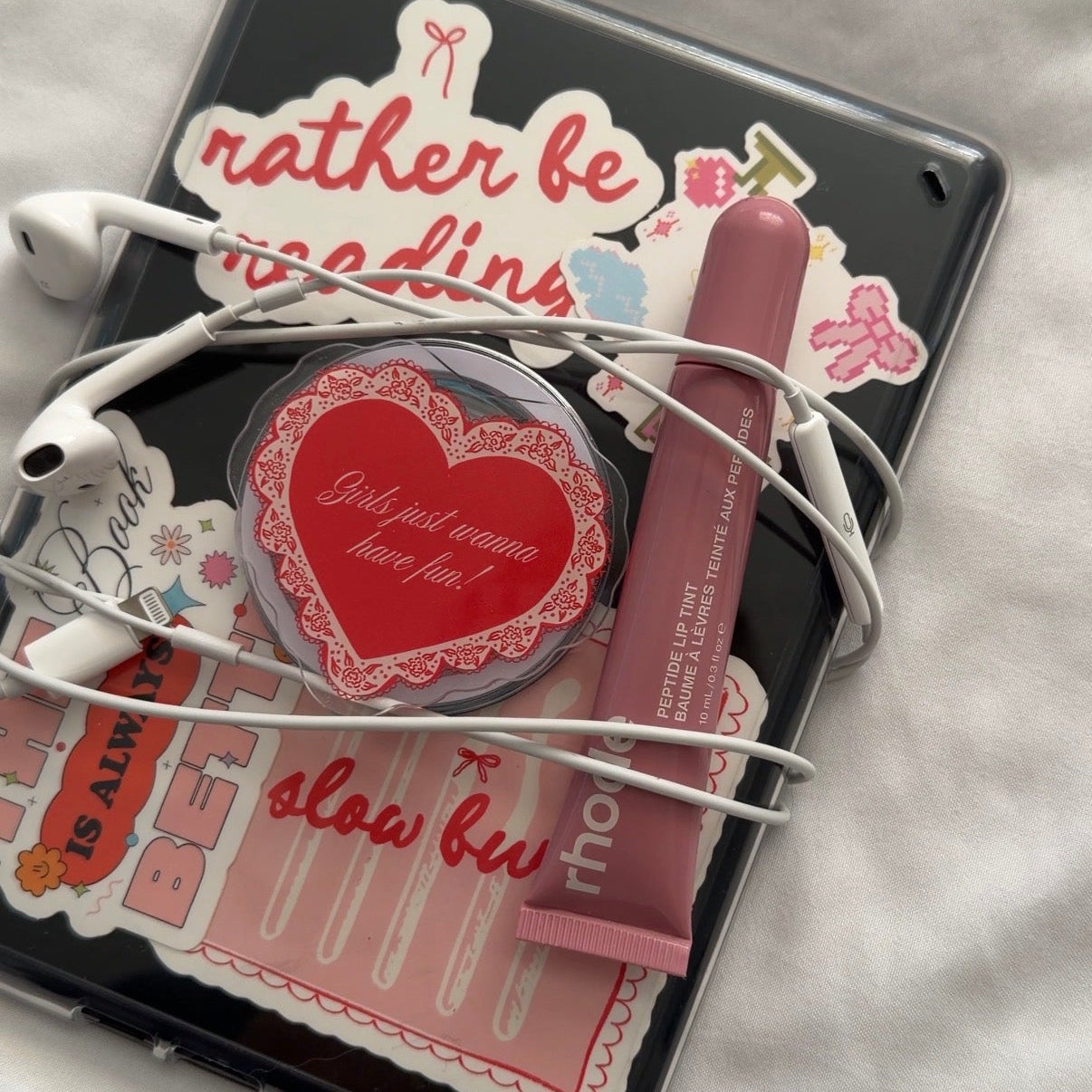 Fun Girls MagSafe Kindle Grip