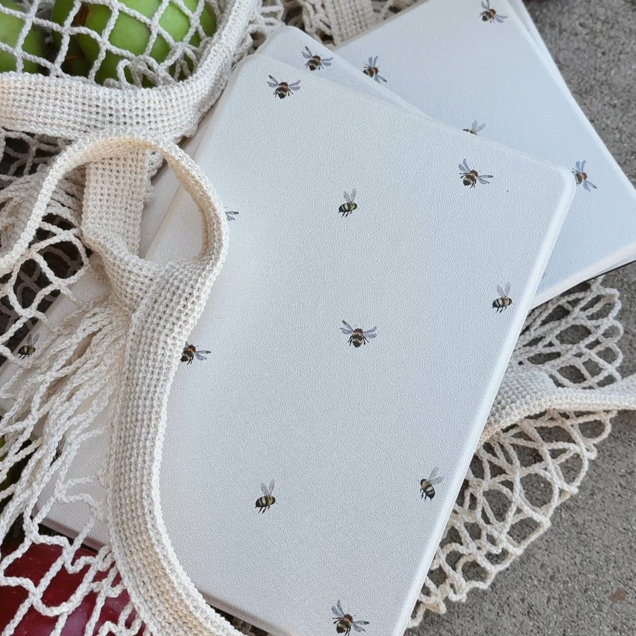 Honey Bee Kindle Case