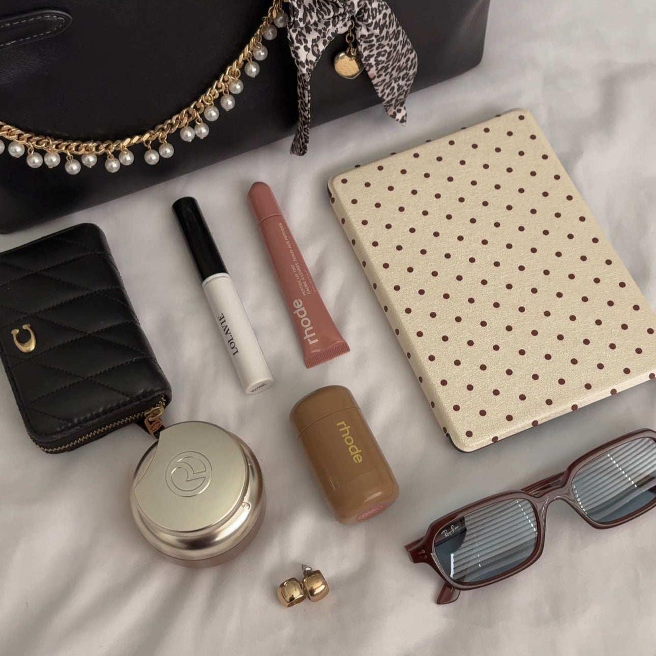 The Chic Spot Kindle Case